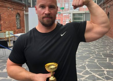 Toistoleuanvetokilpailussa erittäin kova taso – Juha veti 64 leukaa, Maria 46 leukaa
